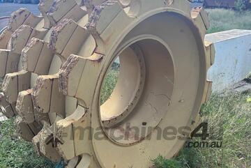 CAT 825G Refurbished Compactor Wheel - Reputable Seller