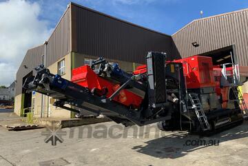 Nordmann T-750 20 tonne Jaw crusher with attached screen